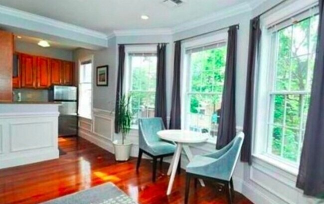 Building Photo - 613-615-615 Dorchester Ave