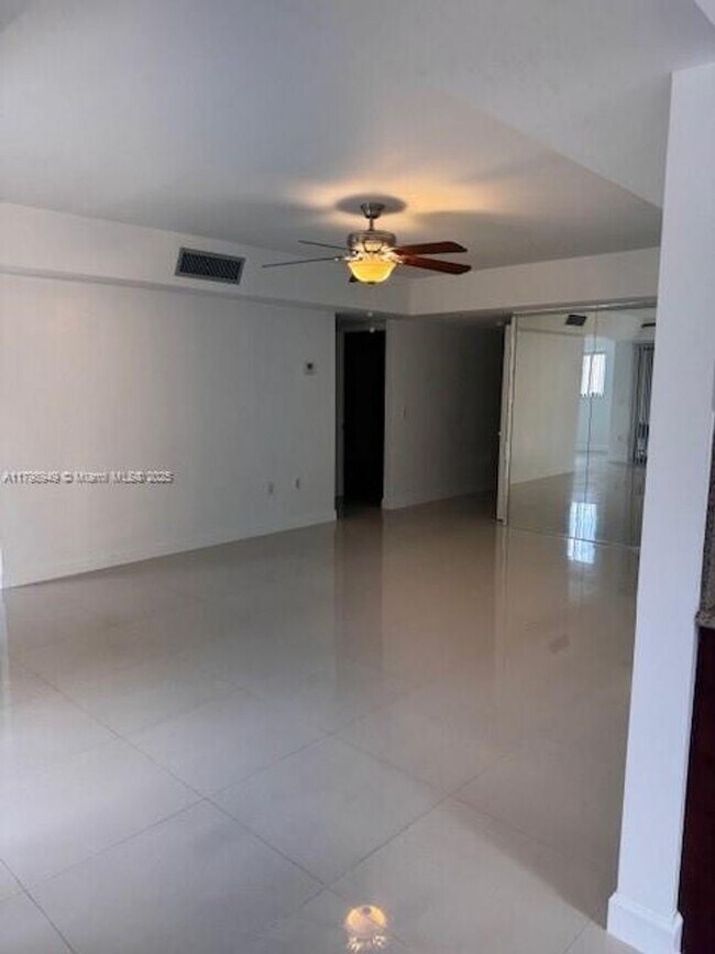 Foto del edificio - 8415 SW 107th Ave
