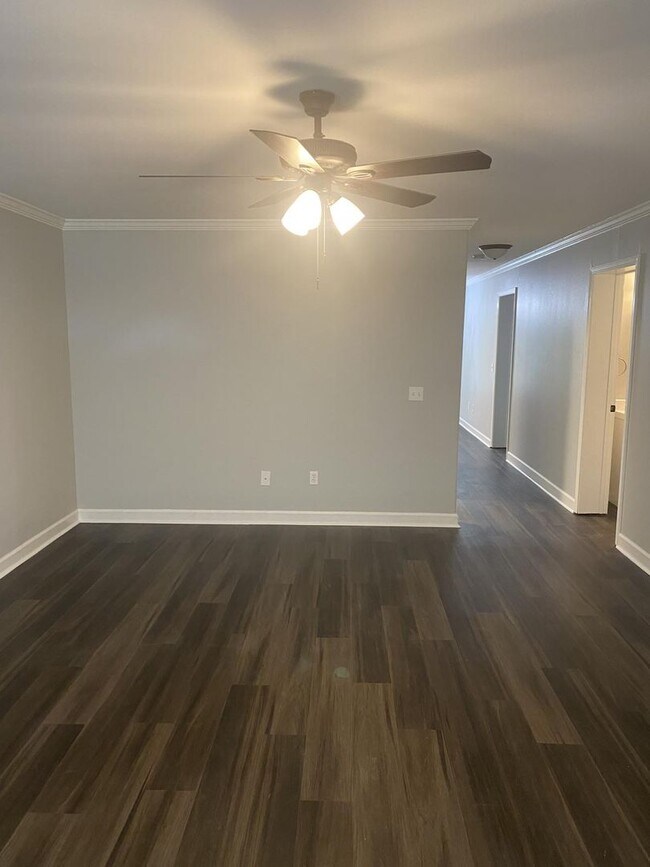 Foto del edificio - 40216 Hendrix Ln