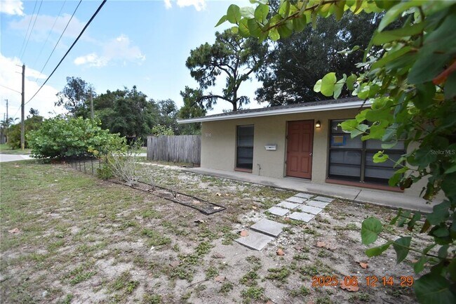 Foto del edificio - 3310 33rd St N