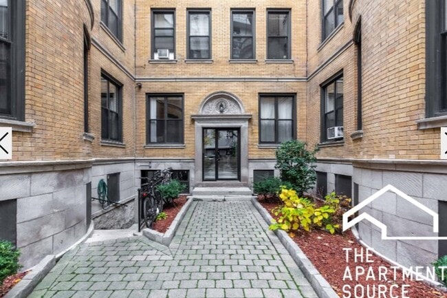 Building Photo - 1222 N Dearborn St