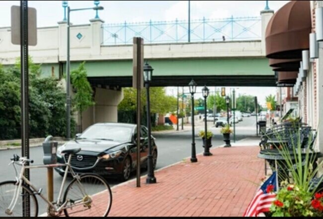 Foto del edificio - 32 N Front St