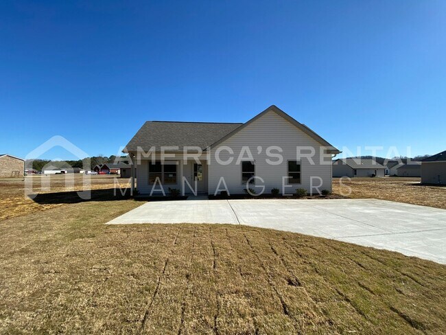 Foto del edificio - Home for Rent in Talladega, View with 48 H...