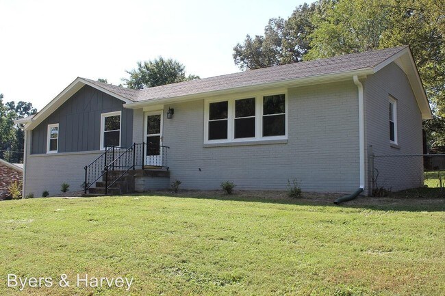 Building Photo - 3 br, 1.5 bath House - 21 Binks Dr