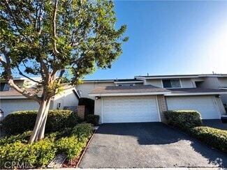 Building Photo - 136 Briarwood