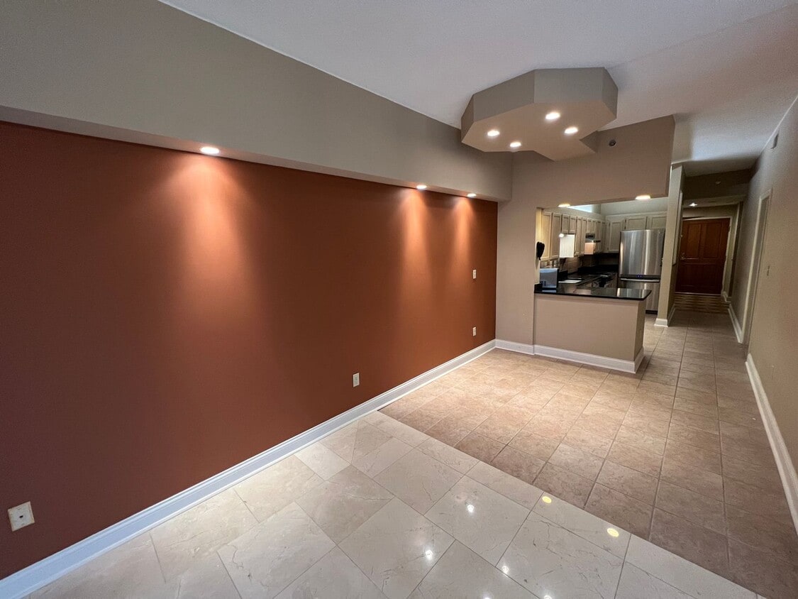 1 Riverpointe Plaza, Jeffersonville, IN 47130 Condo for Rent in