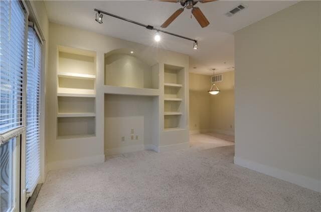 Building Photo - Penthouse Condo with Garage – Prime Location!