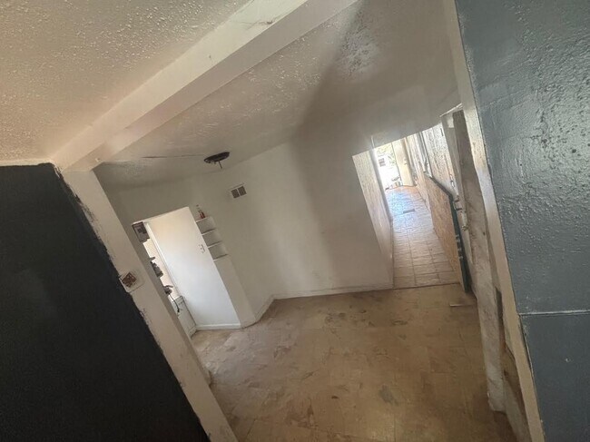 Foto del edificio - 5461 Hamilton Ave