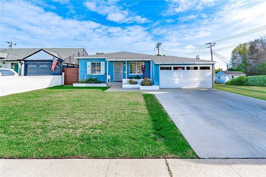 Primary Photo - 3816 Lomina Ave