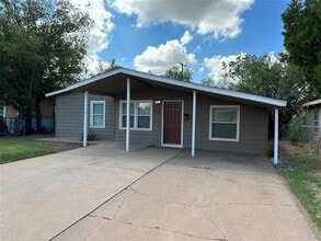 Building Photo - 2034 Fannin St