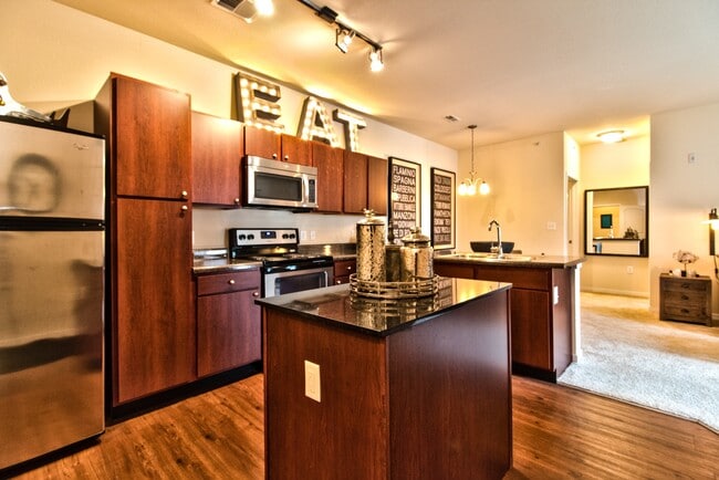 Building Photo - Aventura at Mid Rivers
