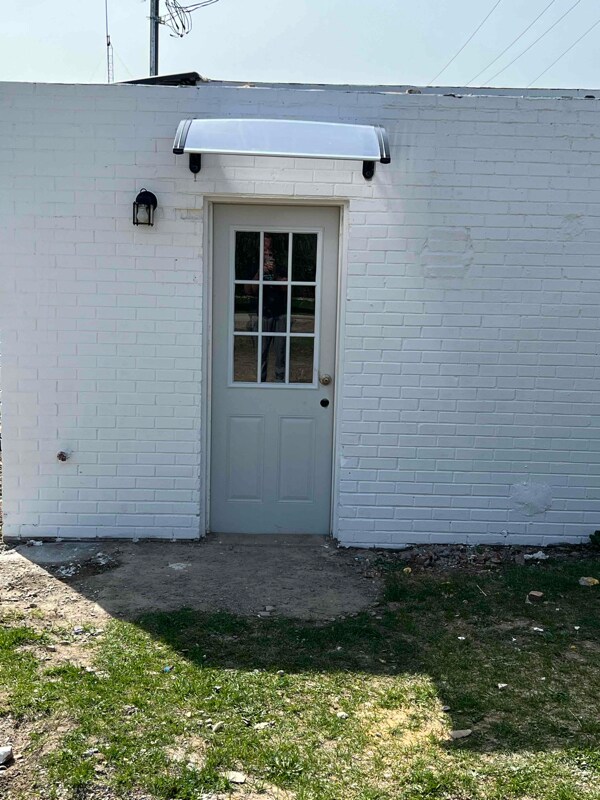 Building Photo - 202 E Center St