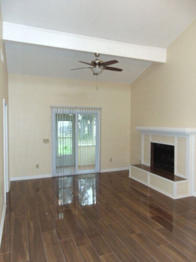 Building Photo - For Lease - 2 BR|2 BA w/ 2 Car Garage, Unf...