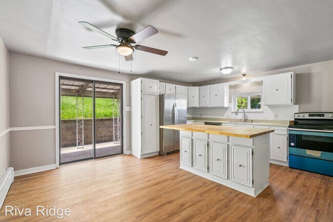 Foto del edificio - 3 br, 1 bath House - 316 Onyx Avenue