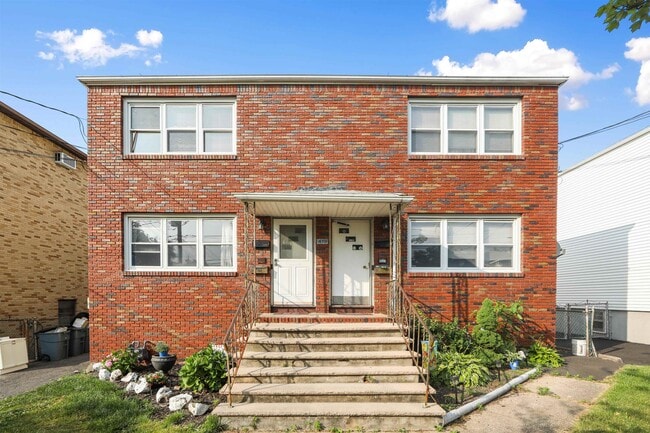 Building Photo - 419 New York Ave