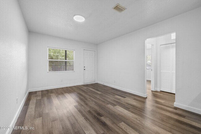 Foto del edificio - 231 E 16th St