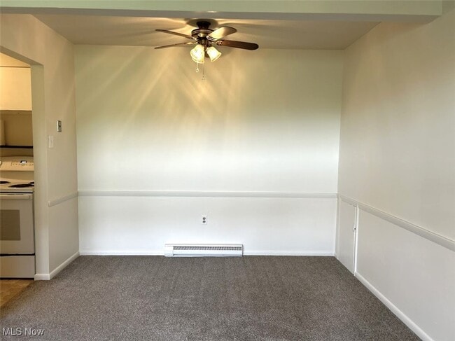 Building Photo - 401 Colonial Dr