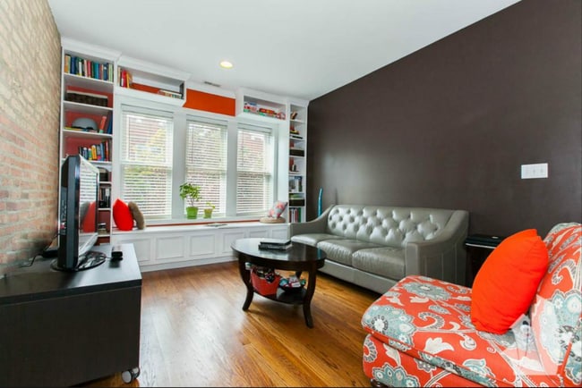 Building Photo - 2721 N Sawyer Ave