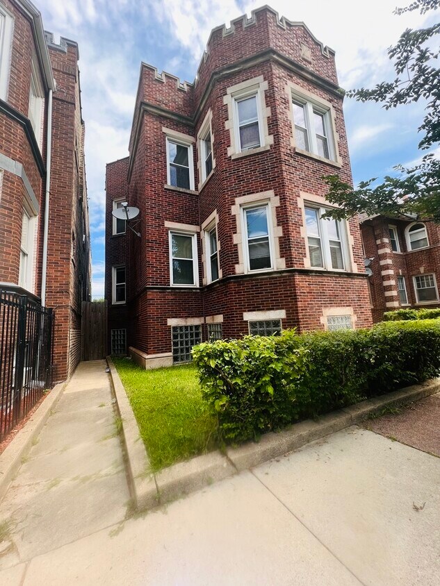 Primary Photo - 1740 W Garfield Blvd