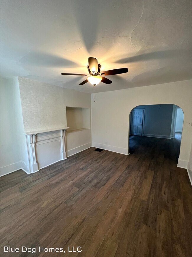 Building Photo - 3 br, 1 bath House - 205 Railroad Ave