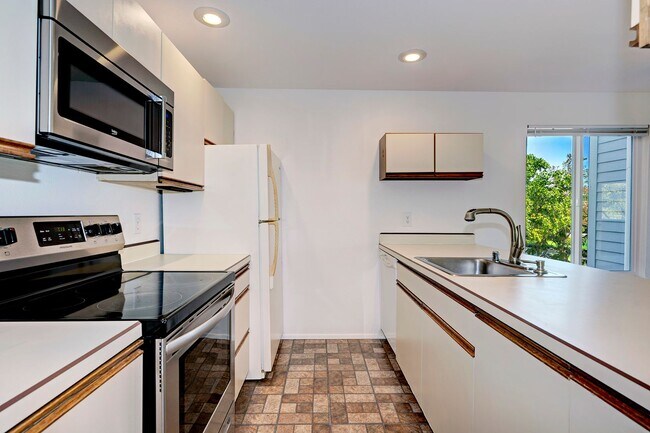 Foto del edificio - 2 bed 1.75 bath Apartment in Seattle