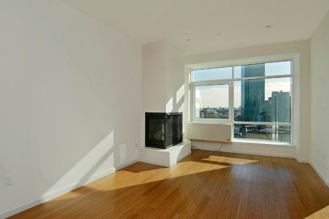 Building Photo - 24-15 Queens Plaza N