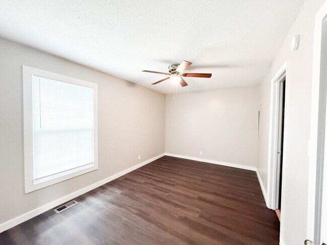 Foto del edificio - 3 Bedroom 2 Bathroom Home!