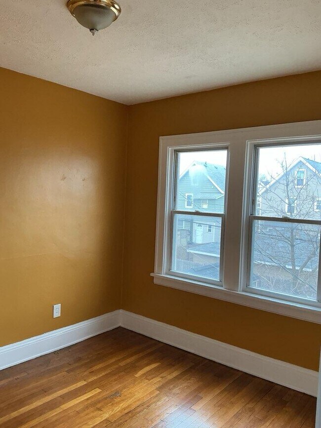 Building Photo - 3428 W 117th St