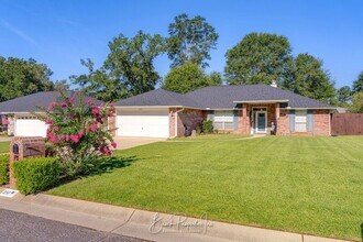 Building Photo - 2511 Southern Oaks Dr