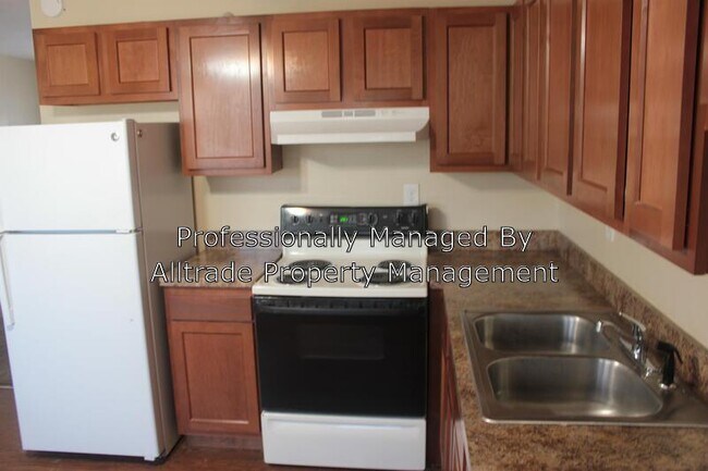 Foto del edificio - 5518 Ridgecrest Rd