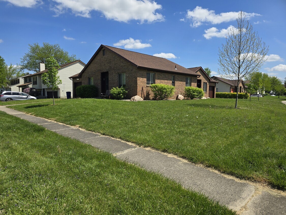 Afuera - 5846 Ravine View Ct
