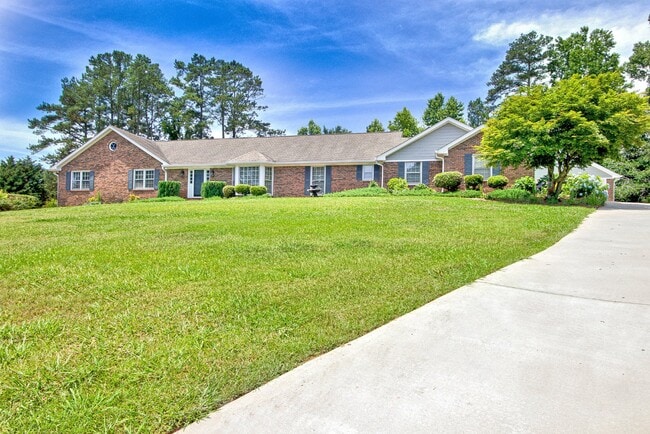 Foto del edificio - Charming 4-Bedroom Haven with 3.5 Baths an...