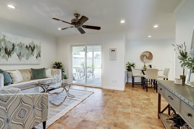 Foto del edificio - 2330 Willowby Dr