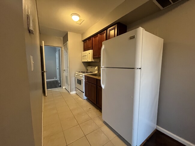 Kitchen - 1247 Meigs Pl NE