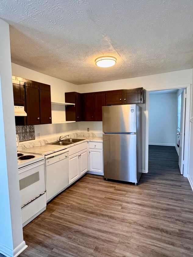 5144-5158 Linbar Drive - 5144-5158 Linbar Drive