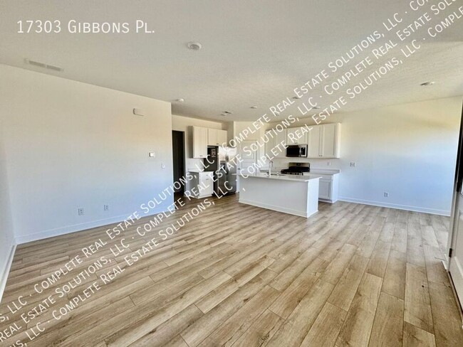 Foto del edificio - 17303 Gibbons Pl