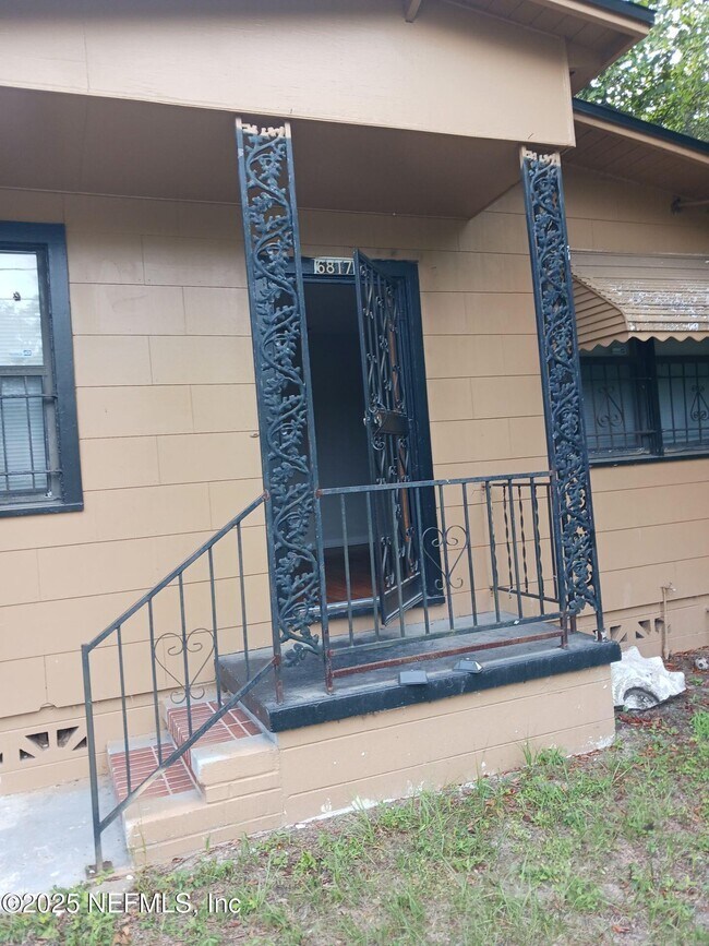Foto del edificio - 6817 W Virginia Ave