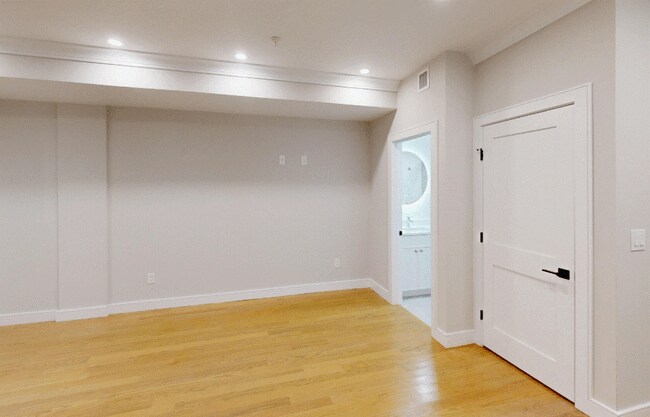 Building Photo - 230 Tremont St