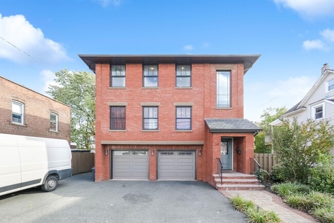 Building Photo - 119 WASHINGTON Ave