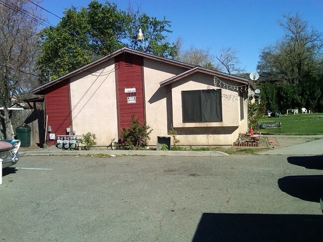 Primary Photo - 1233-1251 Alice St