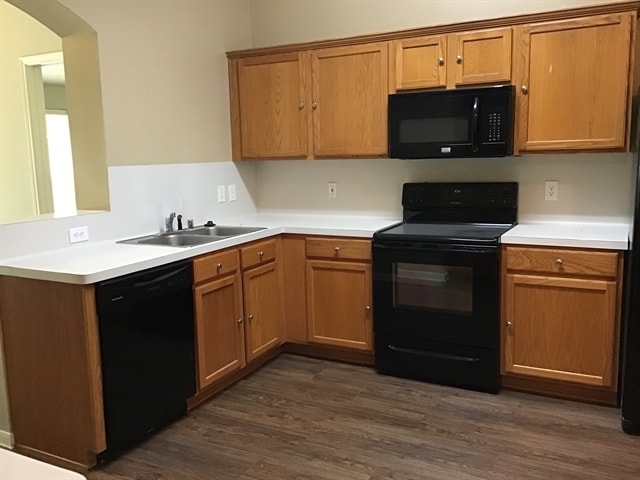Building Photo - 9710 Sundew Dr