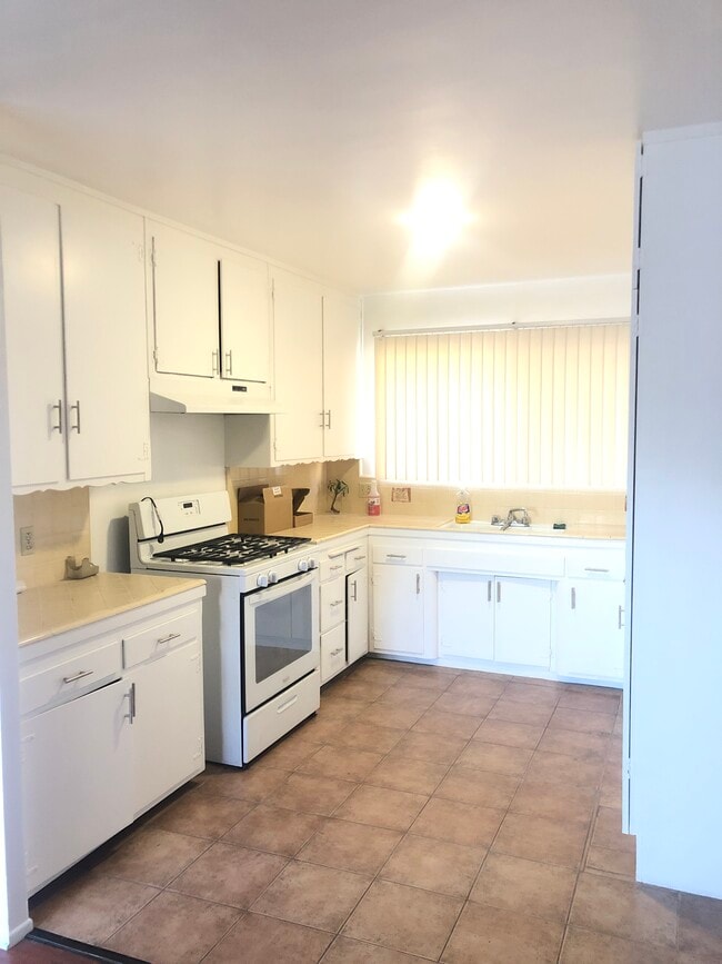 Unit# 9 - 14220 Dickens St