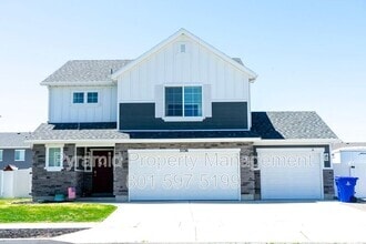 Building Photo - 3536 Bayview Dr