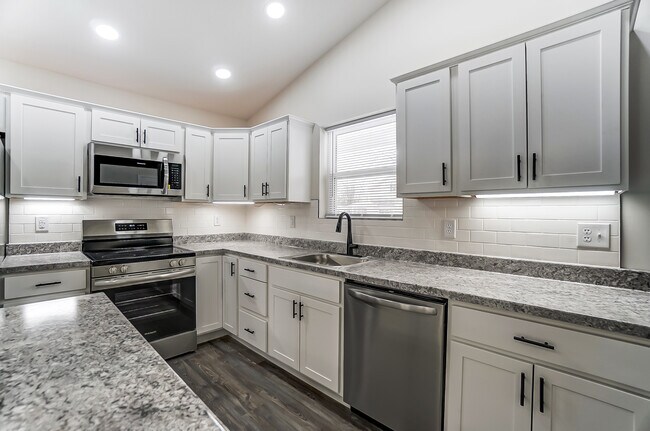 Foto del edificio - 1432 W Elm St