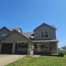 Building Photo - 613 S 11th St