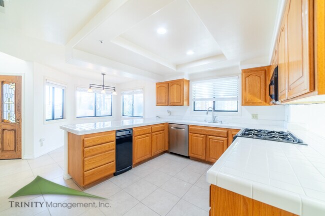 Building Photo - 528 Forrest Bluff