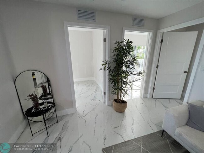 Foto del edificio - 1860 NW 24th Ave