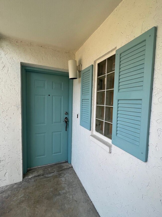 Building Photo - 2 br, 2 bath House - 1051 Forrest Nelson B...