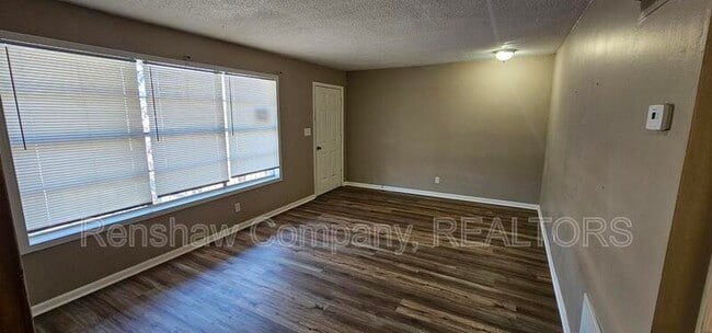 Building Photo - 100 Marr Dr