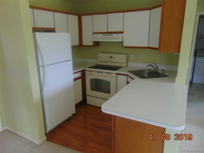 Building Photo - 42762 Lilley Pointe Dr